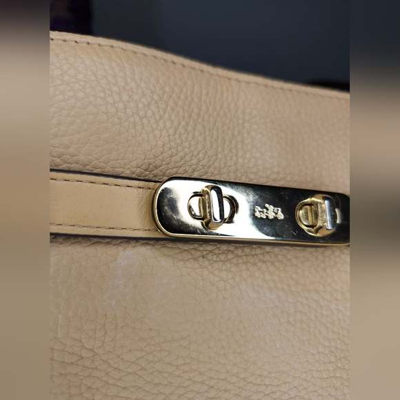 Coach Swagger TAN - Picture 9 of 10